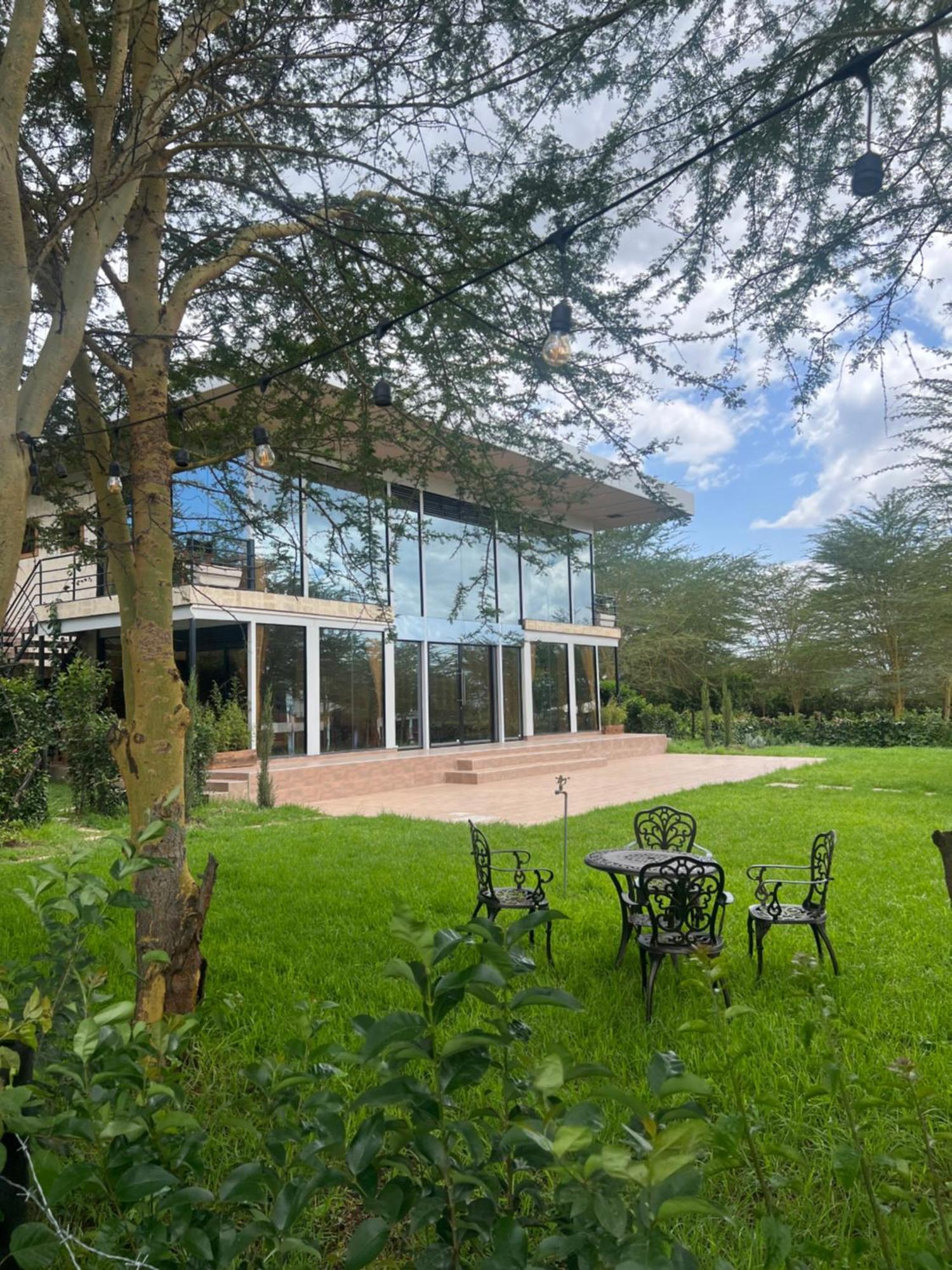 Lake Elementaita Manor Hotel Gilgil Buitenkant foto